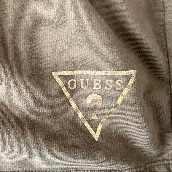🍂 New! Olive Green GUESS Shorts w Gold Logo $ Pockets Size XL - Picture 3 of 6